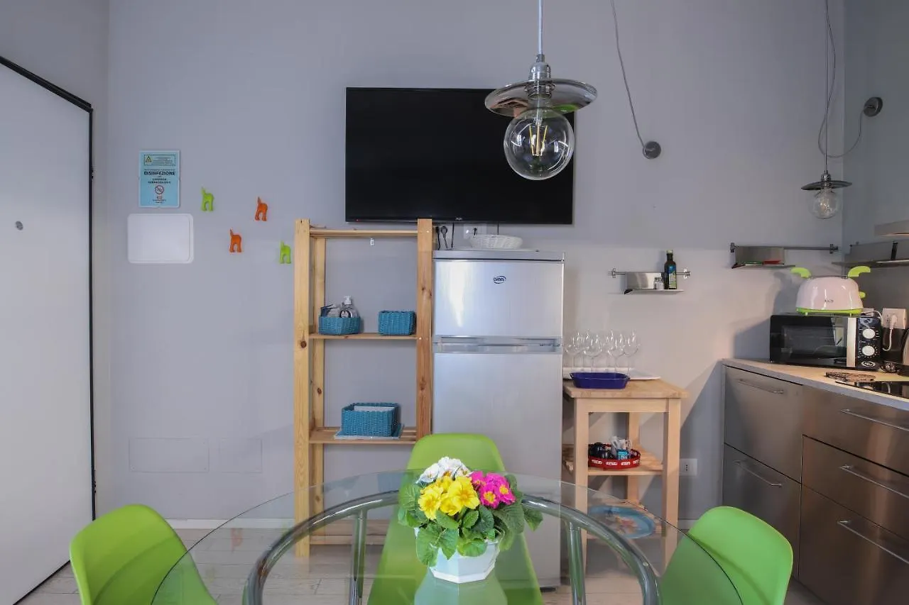 Central Apartment Close To Food And Shopping Bologna